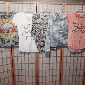 LOT OF 5/$20 WOMENS TOPS SWEATSHIRTS GRAPHIC SHIRTS FREEZE GUNS N ROSES~SIZE M